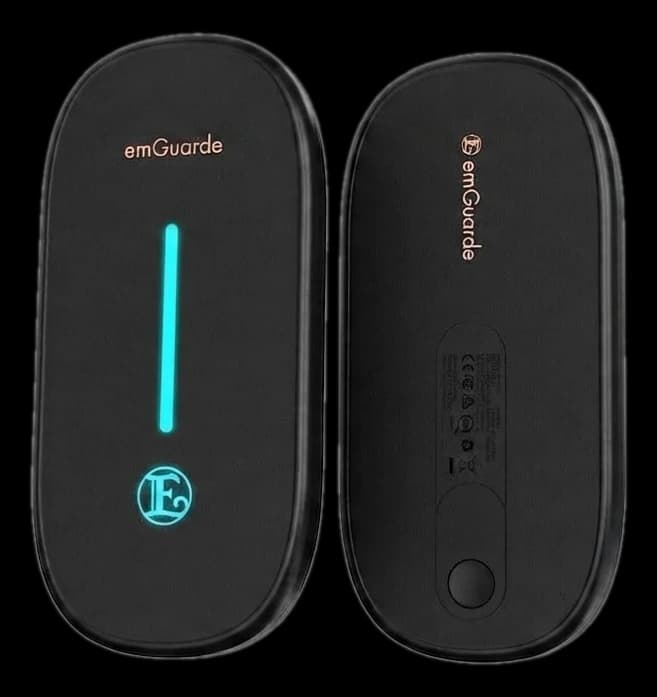emGuarde Go front and back, showing the CE, FCC, RoHS and other compliance markings